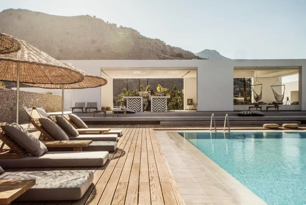 Casa Cook Rhodes | ligbedden bij zwembad